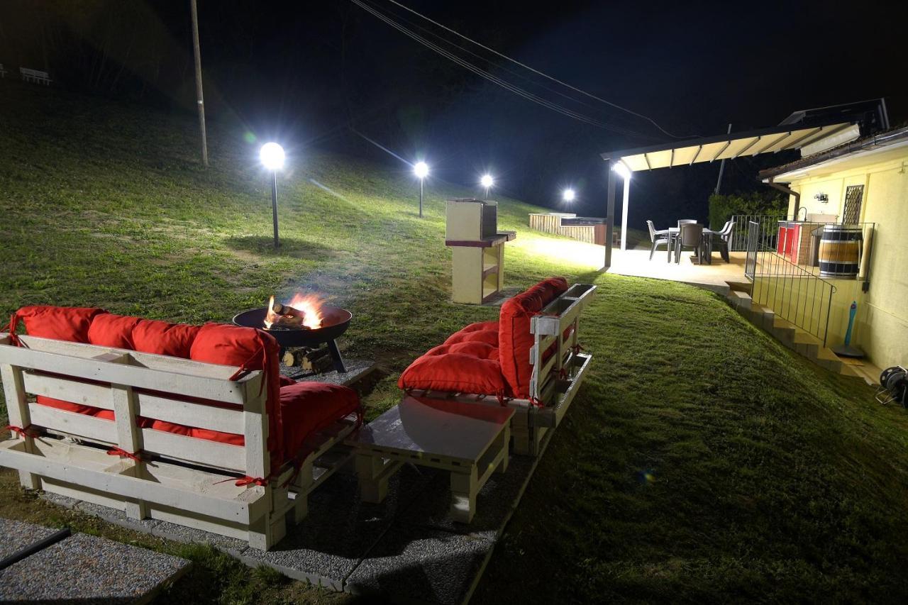 Casavacanzedezza Montecalvo Versiggia Zewnętrze zdjęcie